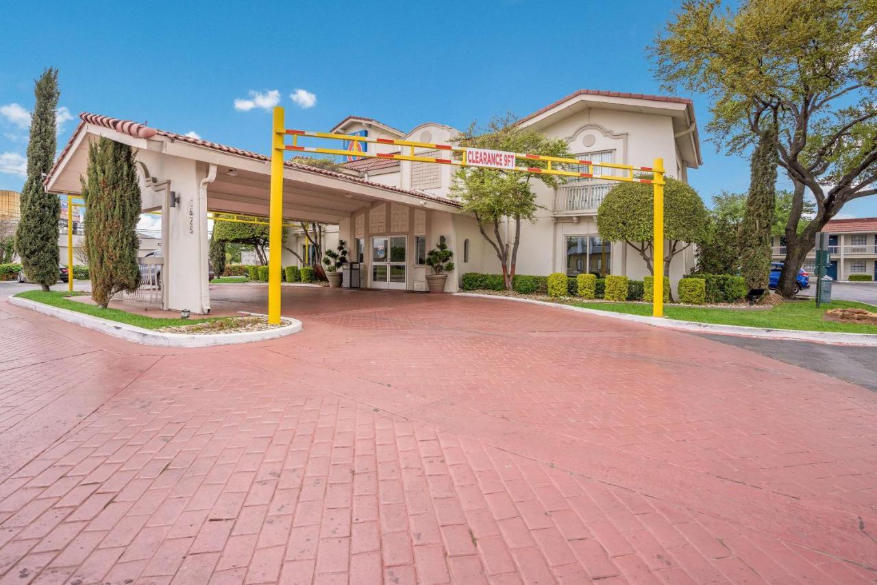Motel 6-Dallas, Tx - Market Center Eksteriør billede
