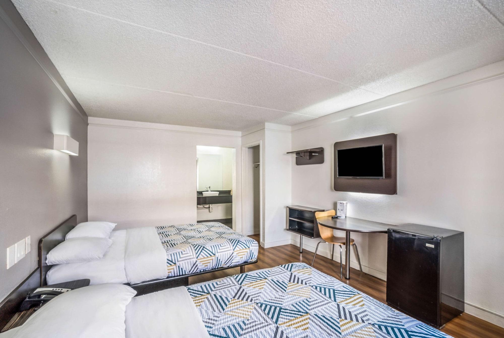 Motel 6-Dallas, Tx - Market Center Eksteriør billede