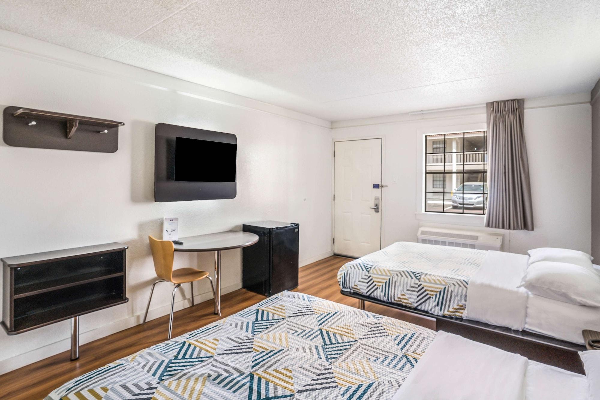 Motel 6-Dallas, Tx - Market Center Eksteriør billede
