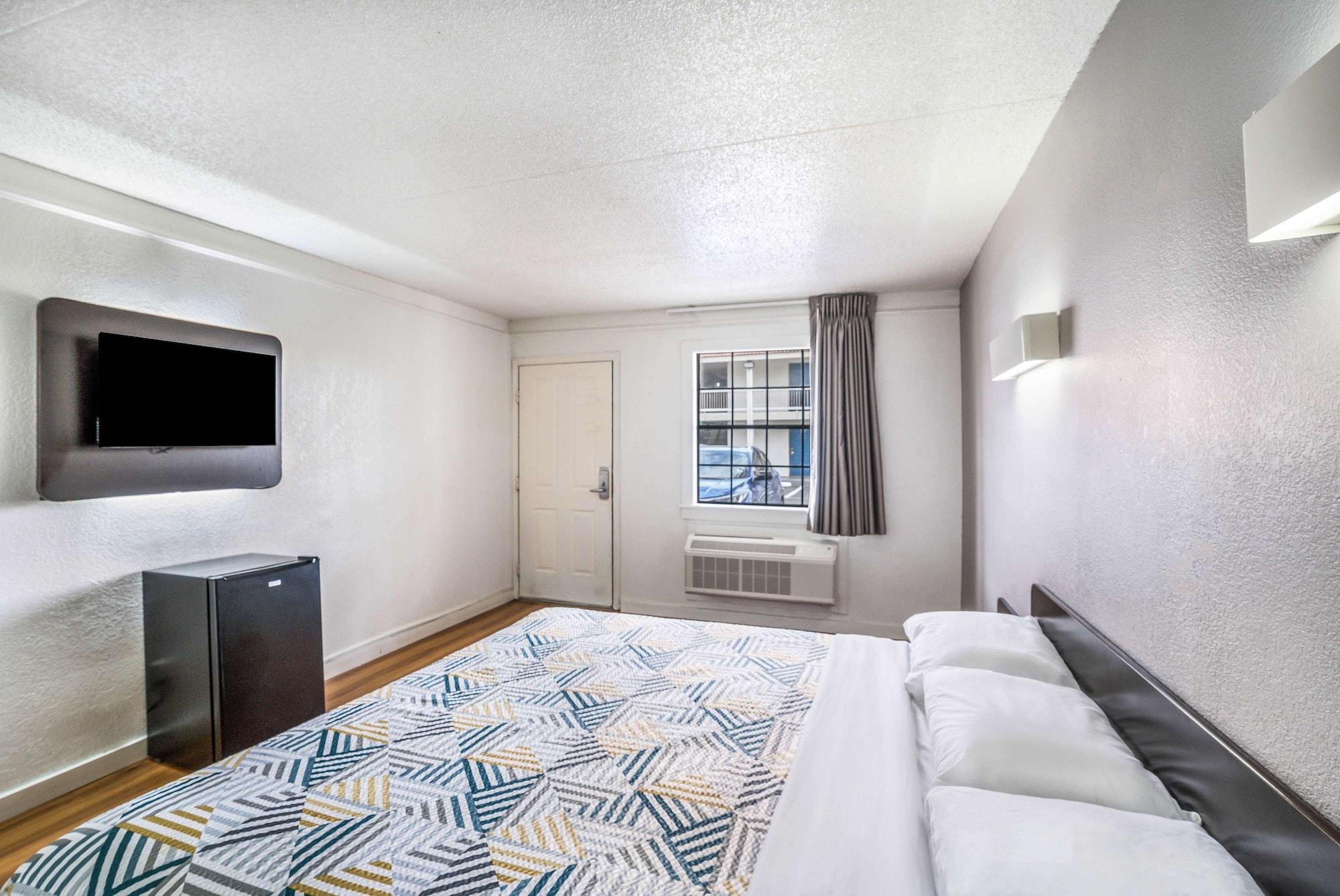 Motel 6-Dallas, Tx - Market Center Eksteriør billede