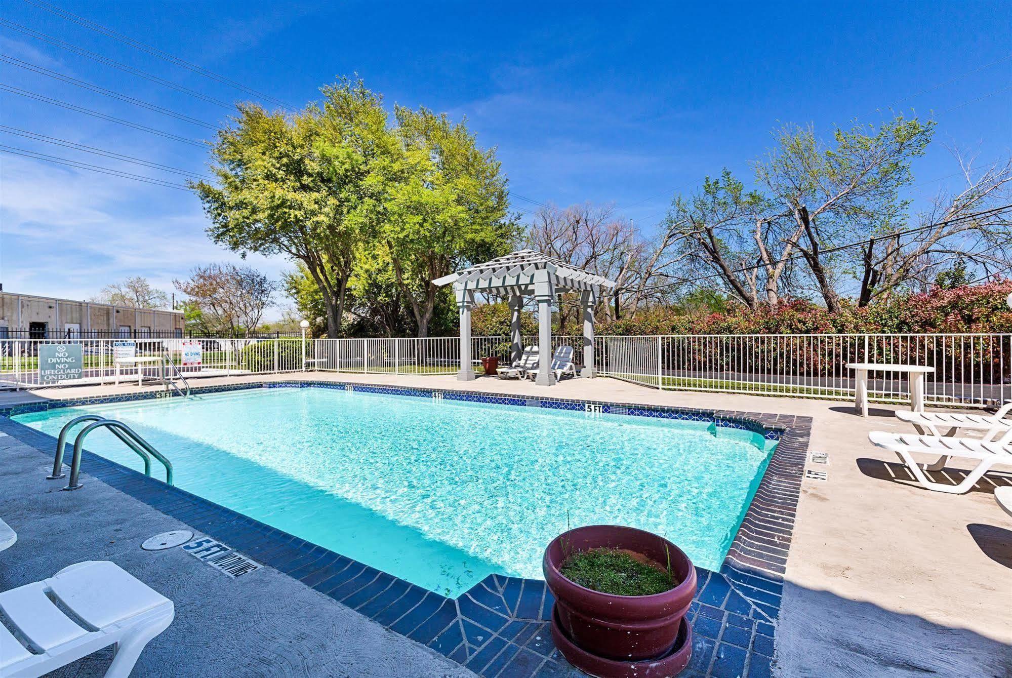 Motel 6-Dallas, Tx - Market Center Eksteriør billede